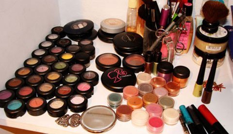 Organize your Make-Up Kit