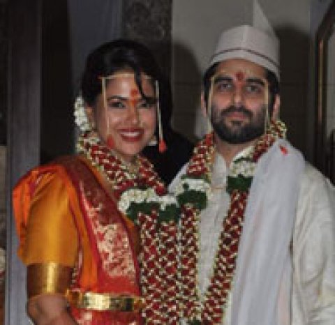 Bollywood Actress Sameera Reddy Marries Businessman Akshai Varde